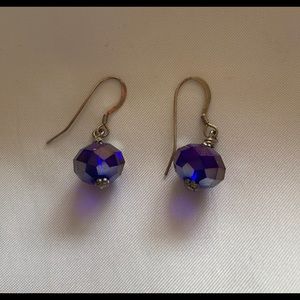 Violet iridescent pierced earrings